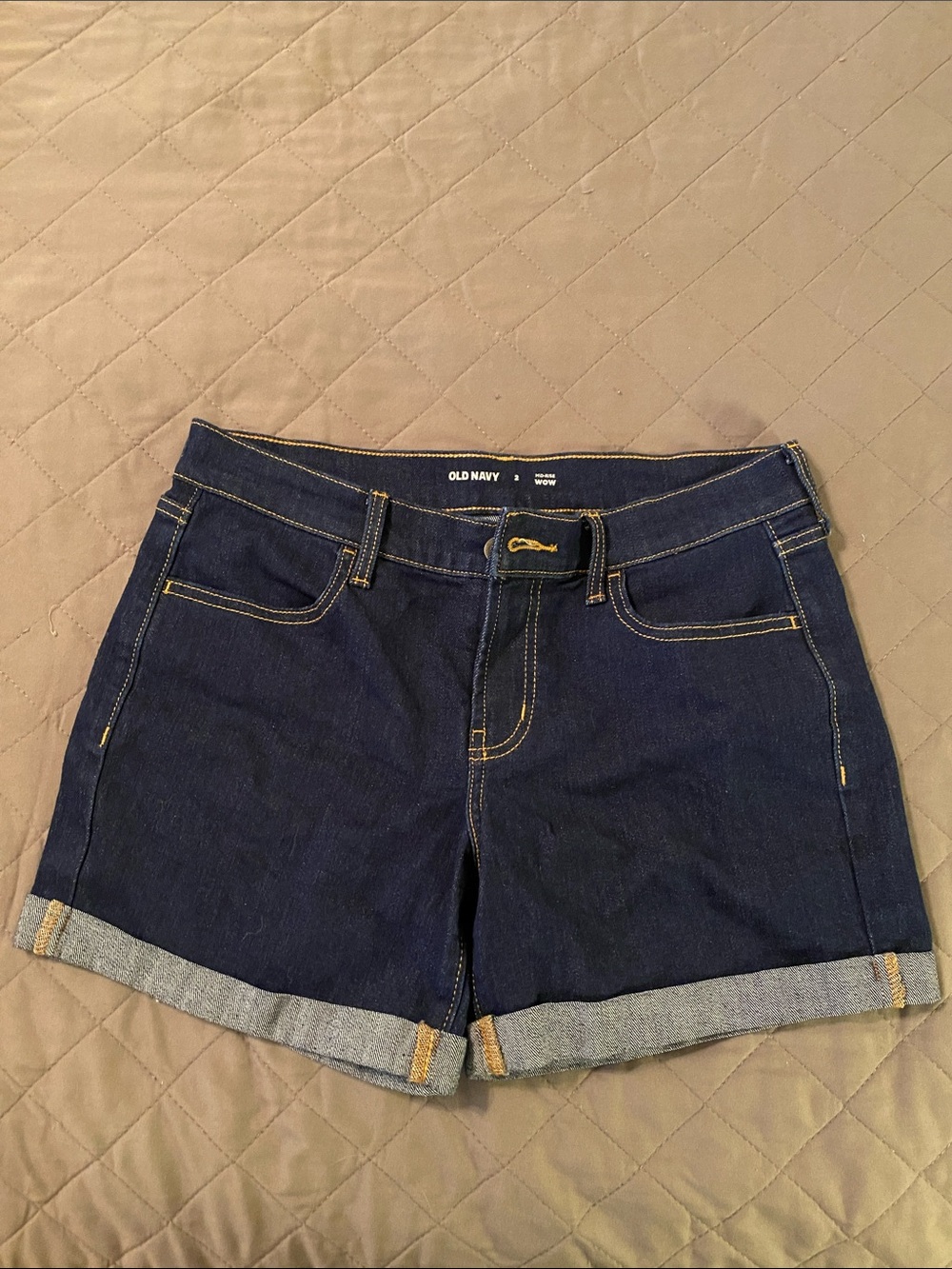 Old Navy Mid Rise Wow Shorts